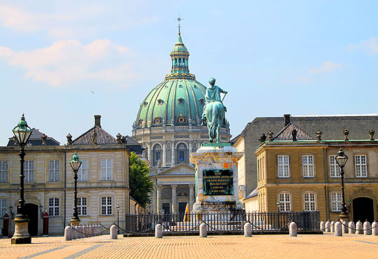 Sehenswürdigkeiten Dänemark: Schloss Amalienborg und Frederikskirche