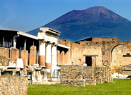 Pompeji: Ruinen vor dem Vesuv
