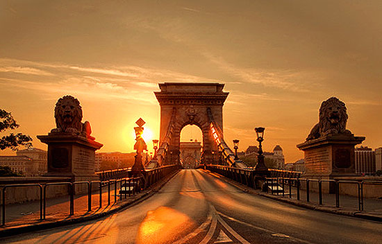 Kettenbrücke über die Donau (Budapest / Ungarn)